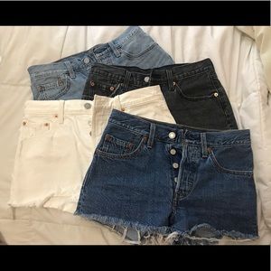 *BUNDLE* Levi’s Mid Rise Shorts